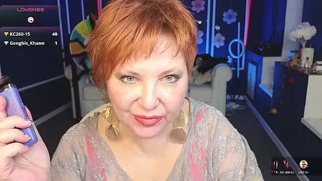 Kira Kenett online show from 10.25.25