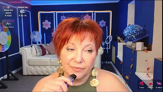 Kira Kenett online show from 11.24.25