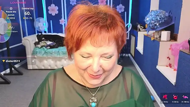 Kira Kenett online show from 12.01.25