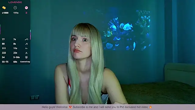 Snapshot of LunaXLoverx chatting on 09.12.25 LunaXLoverx online show from 09.12.25