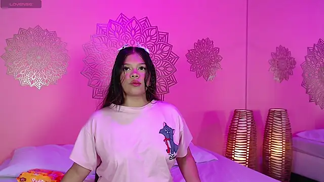 HatsaJones online show from 10.04.25