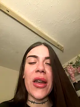 valentinalamont online show from 09.23.25