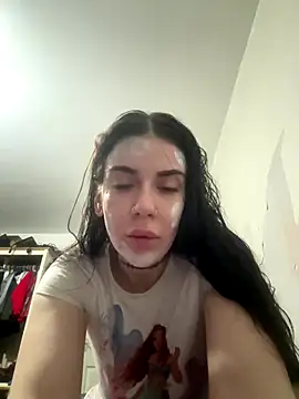 valentinalamont online show from 11.10.25