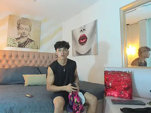 Snapshot of jex_chang_ chatting on 09.29.25 jex chang online show from 09.29.25