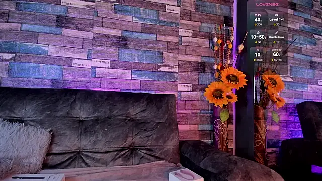 LolaXXXperience online show from 12.03.25