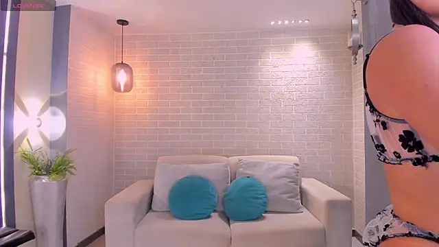 SussyBellX online show from 10.10.25