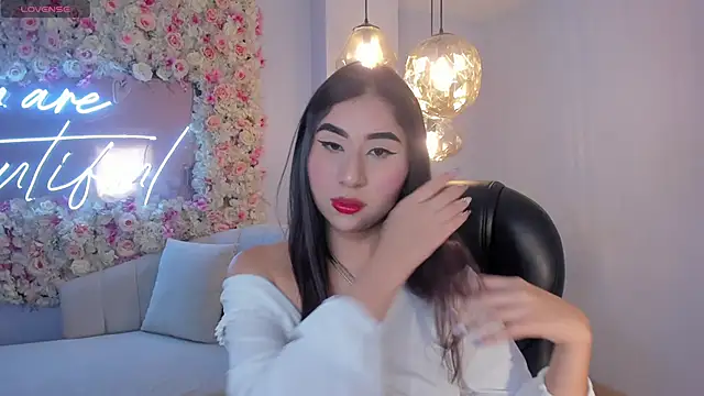 MayaMoretti  online show from 10.21.25