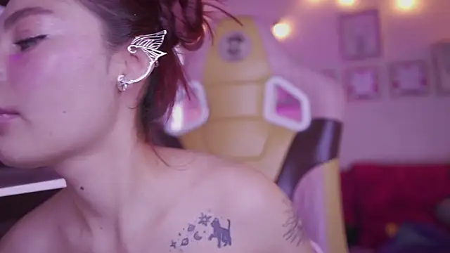 Rebecah 1 online show from 11.27.25