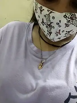 Snapshot of Sex_Queen_aaraya chatting on 09.15.25 Sex Queen aaraya online show from 09.15.25