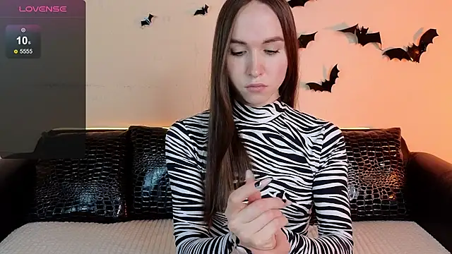 Snapshot of Angeel_Kate chatting on 11.05.25 Angeel Kate online show from 11.05.25