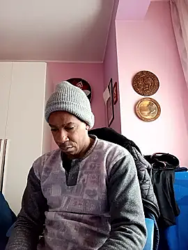 Snapshot of estrogeni chatting on 01.12.26 estrogeni online show from 01.12.26