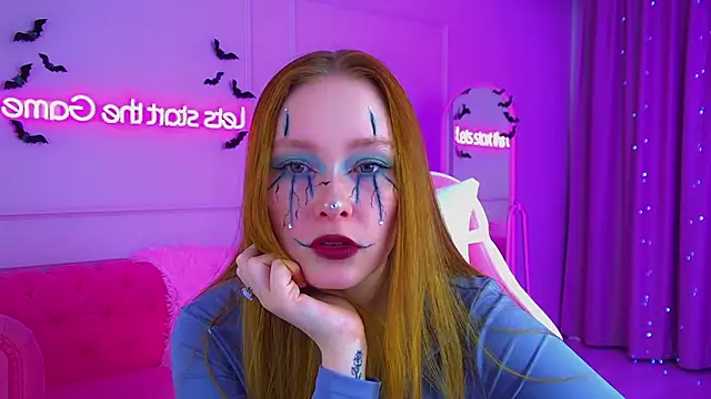 AgataFoxley online show from 10.26.25