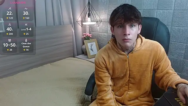 Iantwink18 online show from 09.10.25