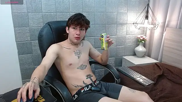 Iantwink18 online show from 09.23.25