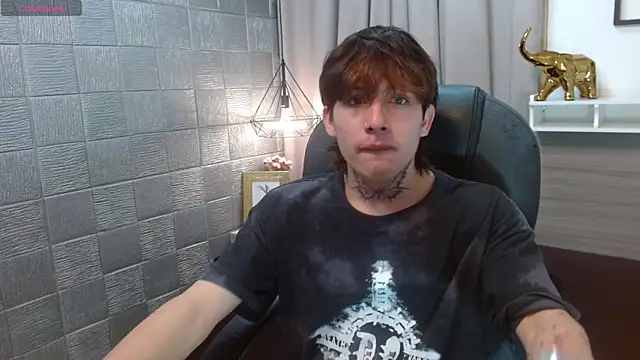 Iantwink18 online show from 09.25.25