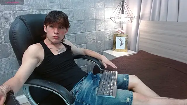 Iantwink18 online show from 09.29.25