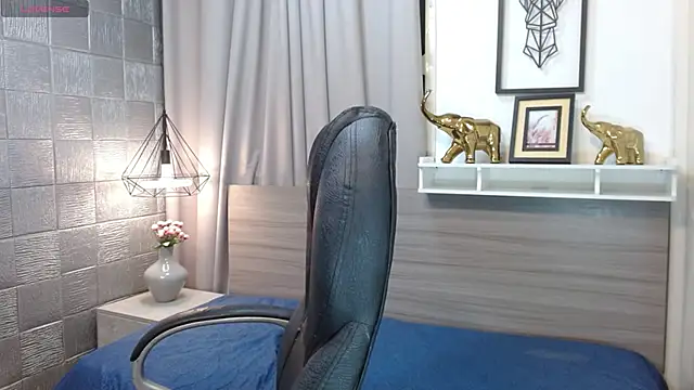 Iantwink18 online show from 10.30.25