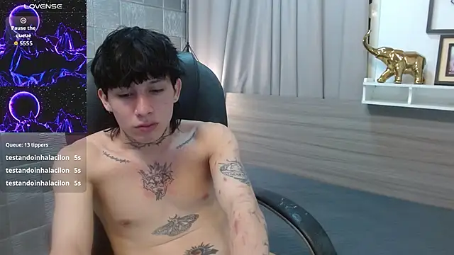 Iantwink18 online show from 11.16.25