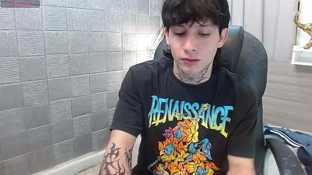 Iantwink18 online show from 11.20.25