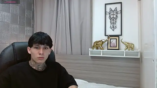 Iantwink18 online show from 02.12.26