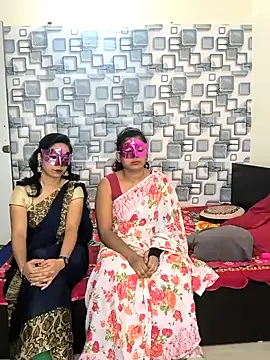 Snapshot of Family02 chatting on 12.18.25 Family02 online show from 12.18.25