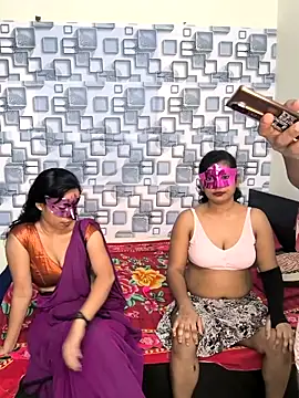 Snapshot of Family02 chatting on 12.19.25 Family02 online show from 12.19.25