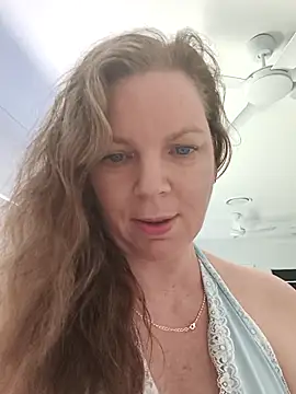 aussiepeaches online show from 04.09.26