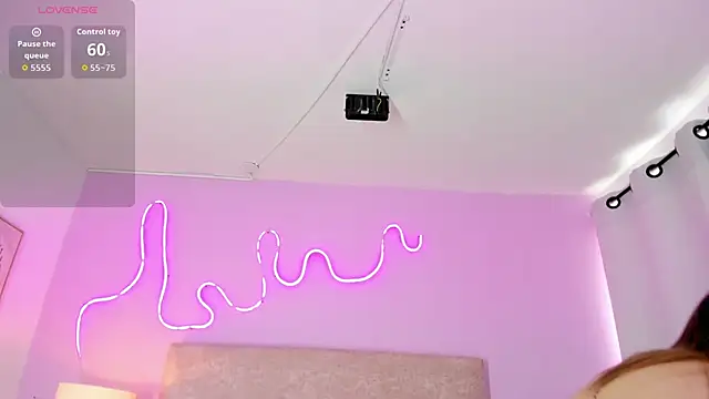 Snapshot of EmaRae1499 chatting on 10.07.25 EmaRae1499 online show from 10.07.25