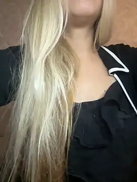 Snapshot of Nikihot__ chatting on 10.09.25 Nikihot online show from 10.09.25