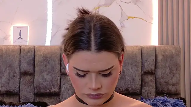 Snapshot of Ava_Cristi chatting on 09.27.25 Ava Cristi online show from 09.27.25