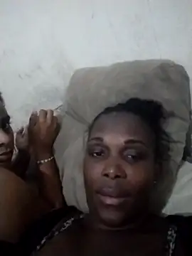 Snapshot of Morena_2021 chatting on 10.16.25 Morena 2021 online show from 10.16.25