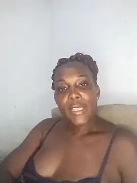 Snapshot of Morena_2021 chatting on 12.04.25 Morena 2021 online show from 12.04.25