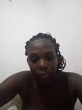 Snapshot of Morena_2021 chatting on 12.18.25 Morena 2021 online show from 12.18.25