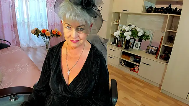 HotandMature online show from 02.19.26