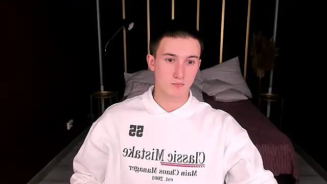 Snapshot of David__Diamond chatting on 10.19.25 David Diamond online show from 10.19.25