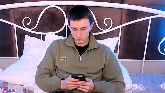 Snapshot of David__Diamond chatting on 11.19.25 David Diamond online show from 11.19.25