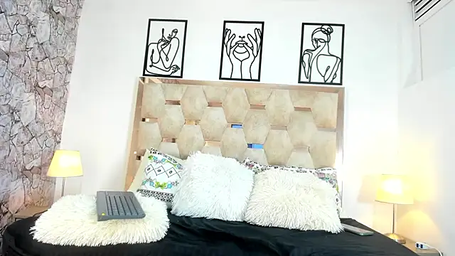 Isabell Villa online show from 09.10.25