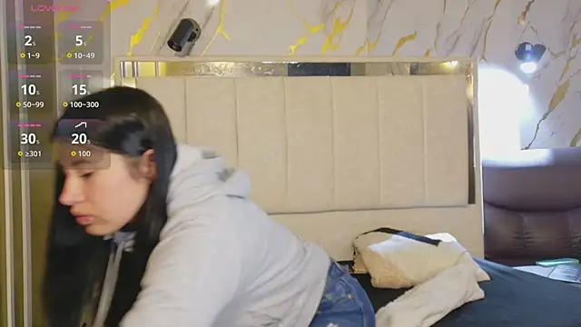 Olivia11  online show from 04.10.26