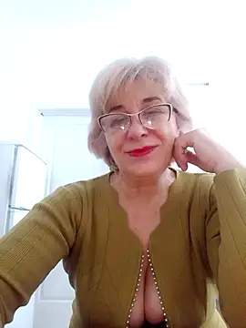 Snapshot of 52MiaLove02 chatting on 02.10.26 52MiaLove02 online show from 02.10.26