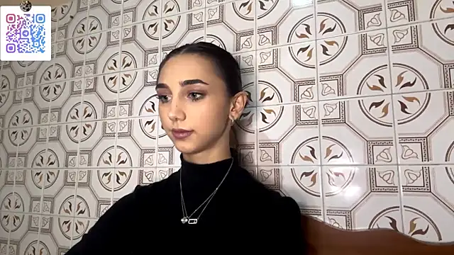 LinaMour online show from 12.04.25