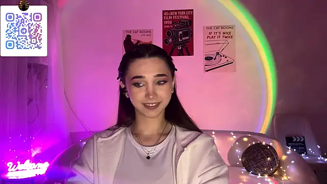 LinaMour online show from 04.10.26