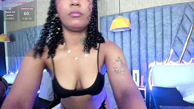 SkylerBloomm online show from 02.11.26