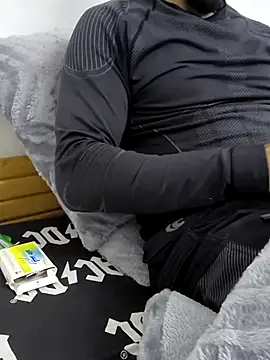 Snapshot of yazinyazin1 chatting on 11.26.25 yazinyazin1 online show from 11.26.25