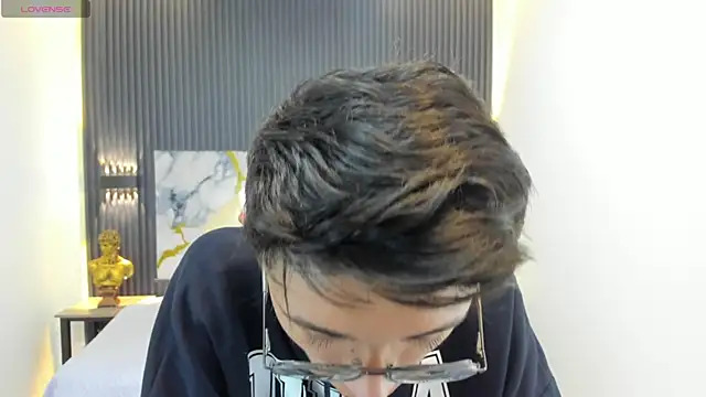 Snapshot of SantiagoRusso18 chatting on 09.22.25 SantiagoRusso18 online show from 09.22.25