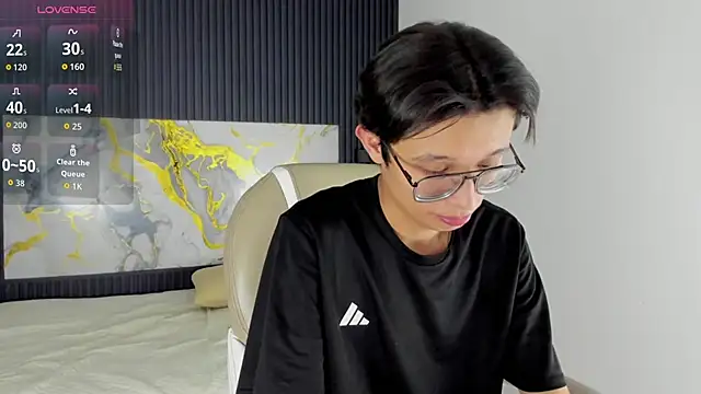 Snapshot of SantiagoRusso18 chatting on 11.26.25 SantiagoRusso18 online show from 11.26.25