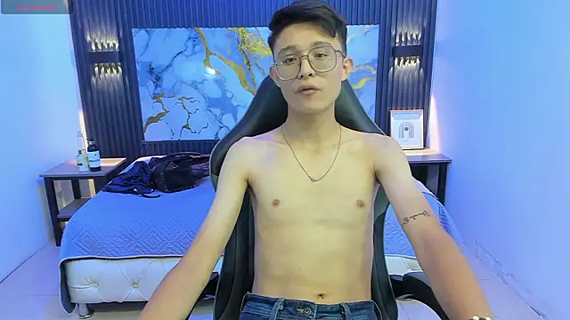 SantiagoRusso18 online show from 02.07.26