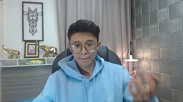 SantiagoRusso18 online show from 04.18.26