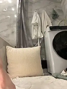 Kitty Kisss online show from 10.19.25