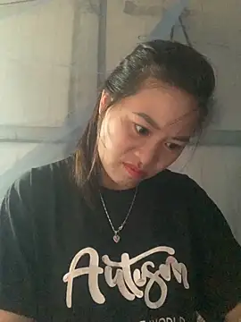 Snapshot of tuyetnhi-00 chatting on 10.10.25 tuyetnhi-00 online show from 10.10.25