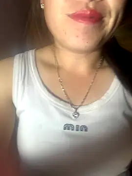 Snapshot of tuyetnhi-00 chatting on 10.22.25 tuyetnhi-00 online show from 10.22.25